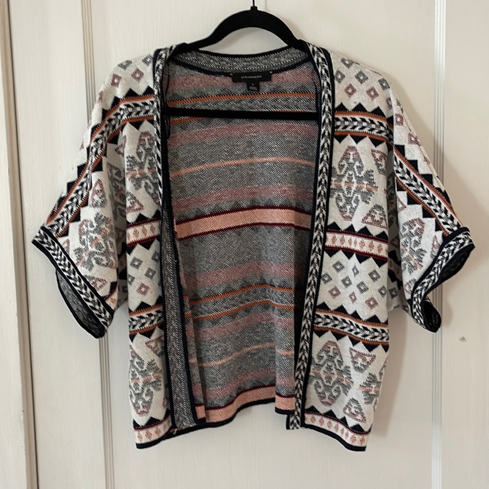 Geometric short sleeve shrug